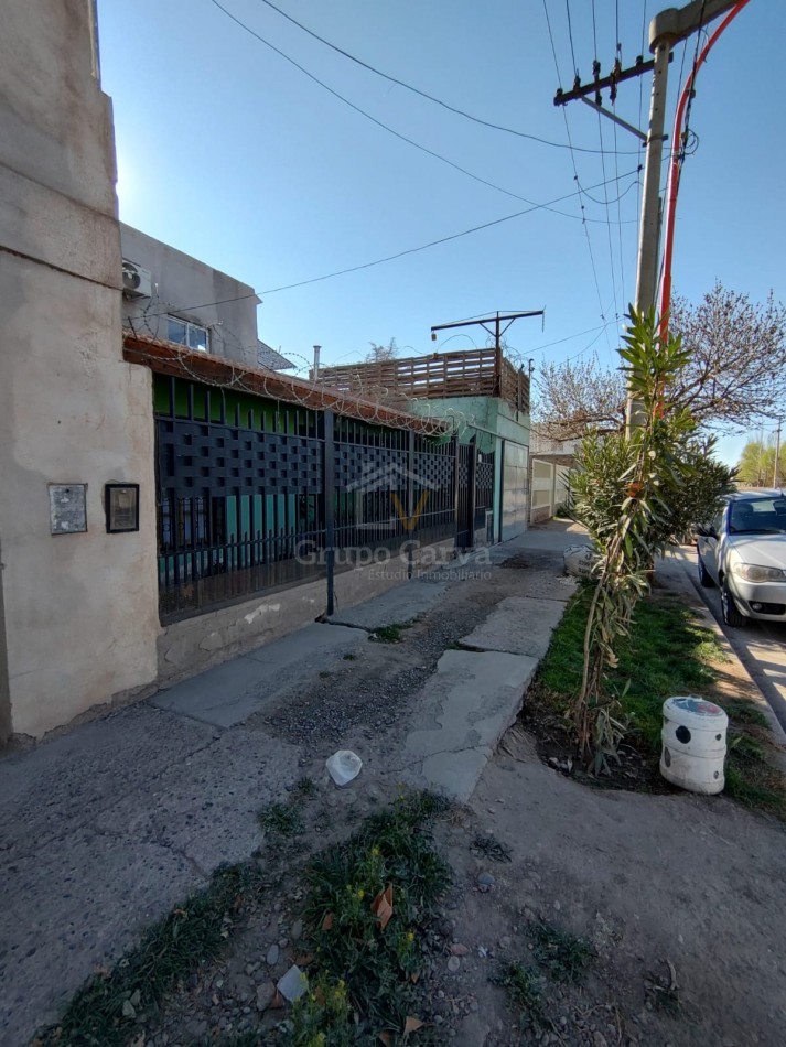 Casa con departamentos