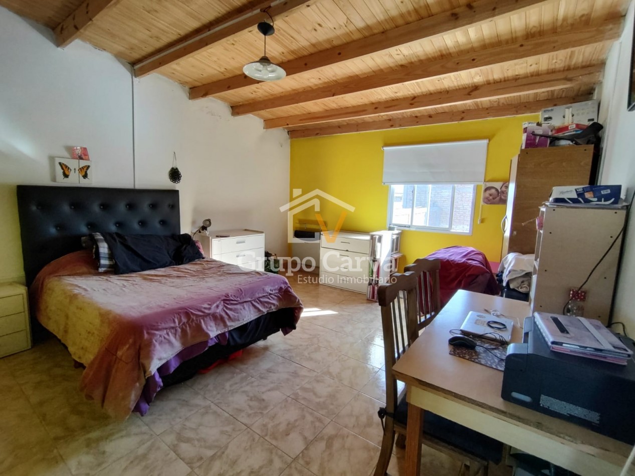 Casa con departamentos