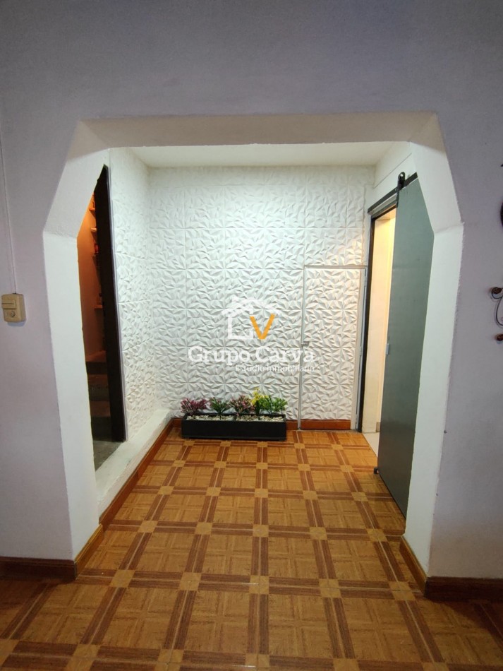 Casa con departamentos